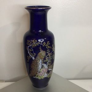 Beautiful Vintage Cobalt Blue Japanese Peacock Vase